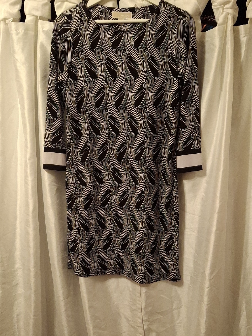MICHAEL Michael Kors Black and White Wave-Print Midi Dress